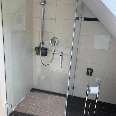 Sonniges 4 **** Dg-apartment Mit Aufzug+seeblick Lägenhet