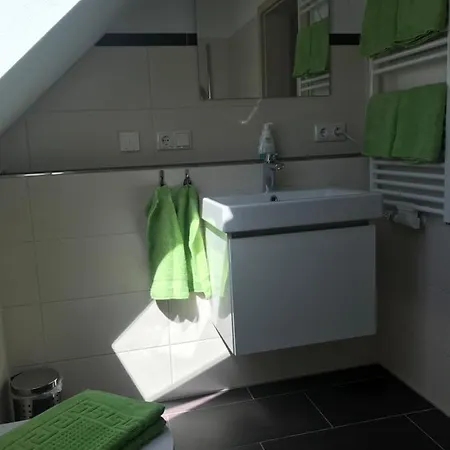 Sonniges 4 **** Dg-apartment Mit Aufzug+seeblick Lägenhet *