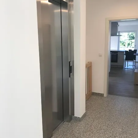 Sonniges 4 **** Dg-apartment Mit Aufzug+seeblick * פליינפילד