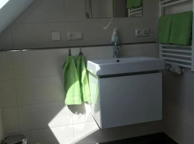Sonniges 4 **** Dg-apartment Mit Aufzug+seeblick Apartmán *