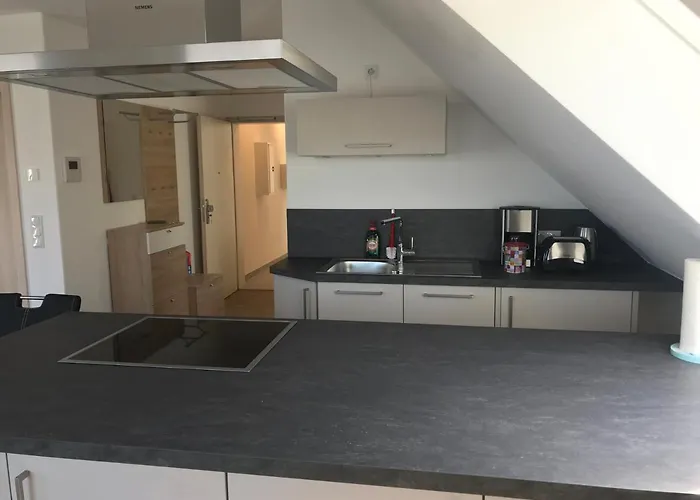 Sonniges 4 **** Dg-apartment Mit Aufzug+seeblick דירה פליינפילד